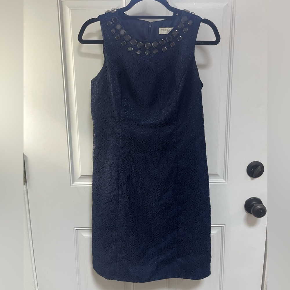Trina Turk lace overlay embellished shift tank dress size 0 navy blue‎